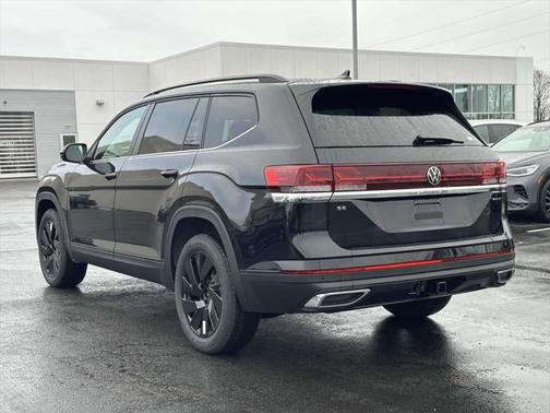 2025 Volkswagen Atlas 2.0T SE w/Technology 4MOTION