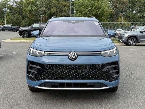 2025 Volkswagen Tiguan 2.0T SEL R-Line 4MOTION