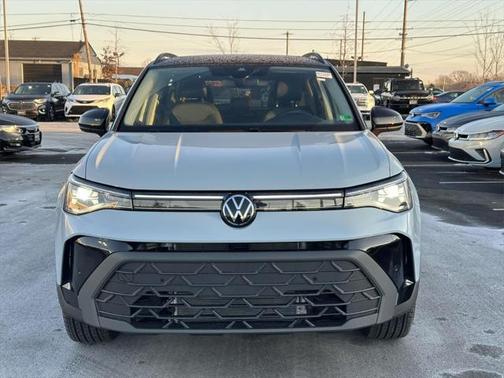 2025 Volkswagen Taos 1.5T SE Black