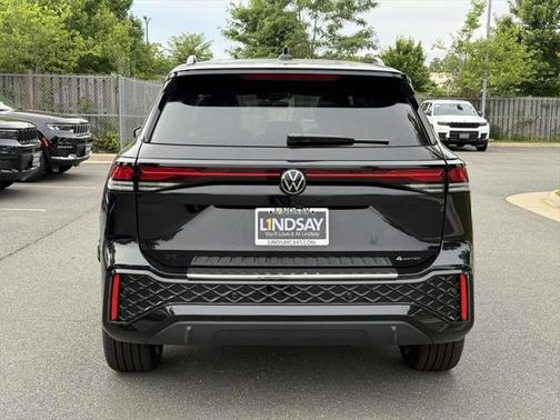2025 Volkswagen Tiguan 2.0T SE R-Line Black 4MOTION