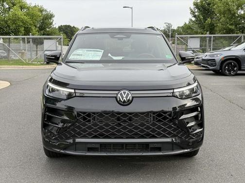 2025 Volkswagen Tiguan 2.0T SE R-Line Black 4MOTION