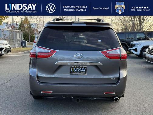 2018 Toyota Sienna XLE