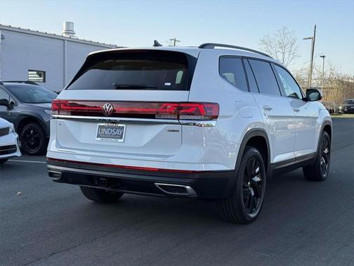 2025 Volkswagen Atlas 2.0T SE w/Technology 4MOTION
