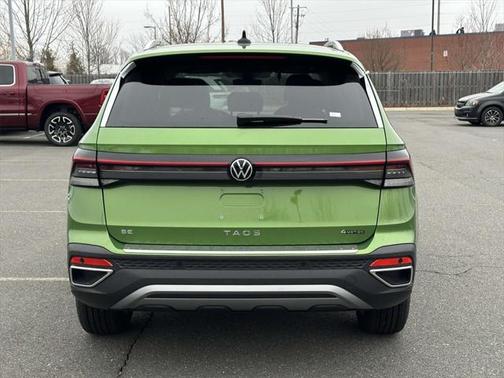 2025 Volkswagen Taos 1.5T SE