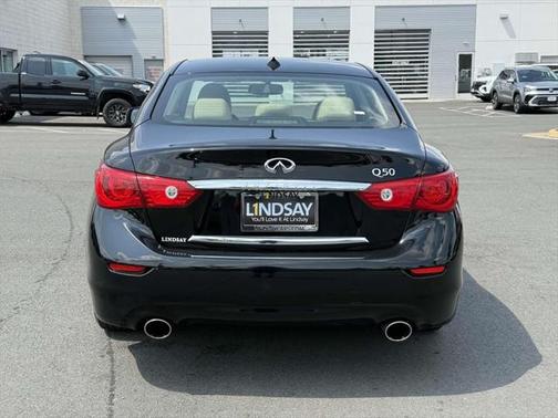 2015 INFINITI Q50 Premium
