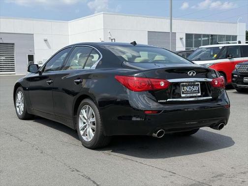 2015 INFINITI Q50 Premium