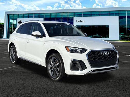 Glacier White Metallic 2023 Audi Q5 45 S line Premium Plus