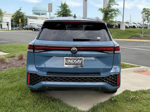2025 Volkswagen Tiguan 2.0T SE R-Line Black 4MOTION