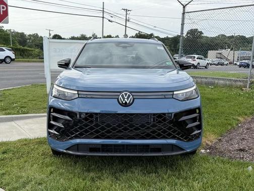 2025 Volkswagen Tiguan 2.0T SE R-Line Black 4MOTION