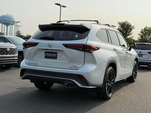 2024 Toyota Highlander XSE