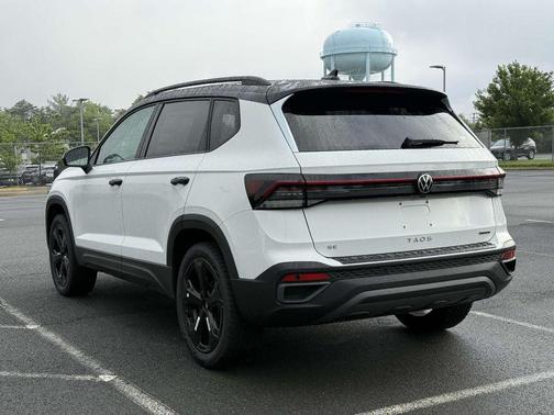 2025 Volkswagen Taos 1.5T SE Black