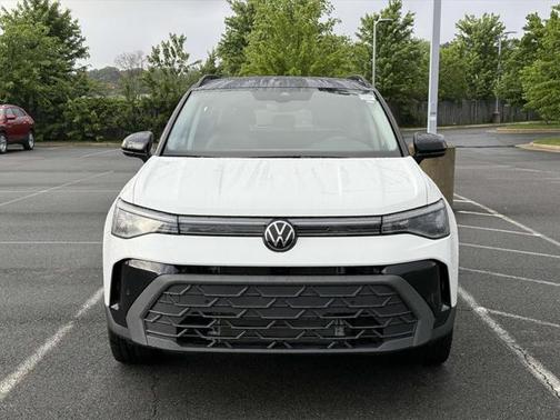 2025 Volkswagen Taos 1.5T SE Black
