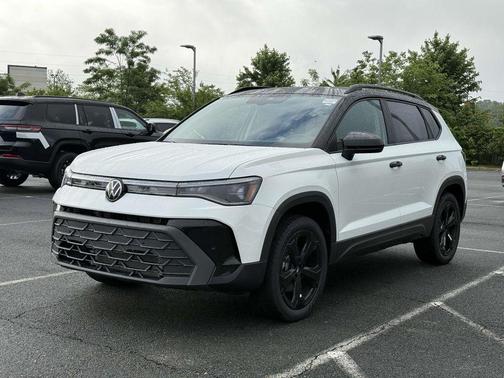 2025 Volkswagen Taos 1.5T SE Black