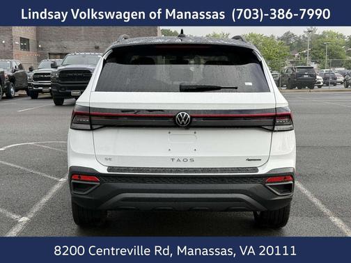 2025 Volkswagen Taos 1.5T SE Black