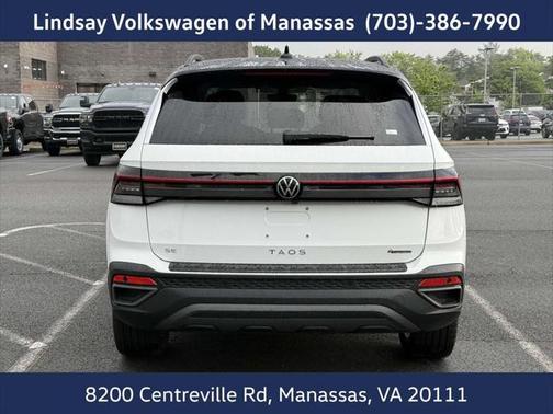 2025 Volkswagen Taos 1.5T SE Black