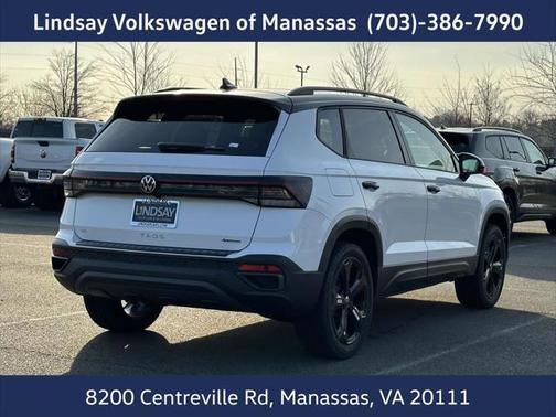 2025 Volkswagen Taos 1.5T SE Black