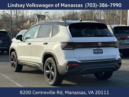2025 Volkswagen Taos 1.5T SE Black