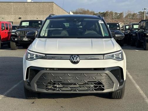 2025 Volkswagen Taos 1.5T SE Black