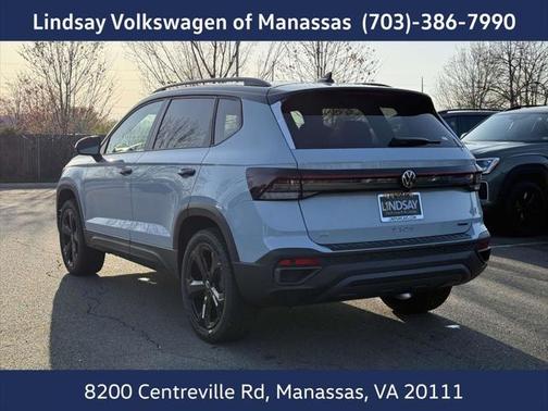 2025 Volkswagen Taos 1.5T SE Black