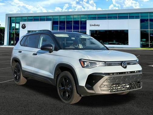 2025 Volkswagen Taos 1.5T SE Black