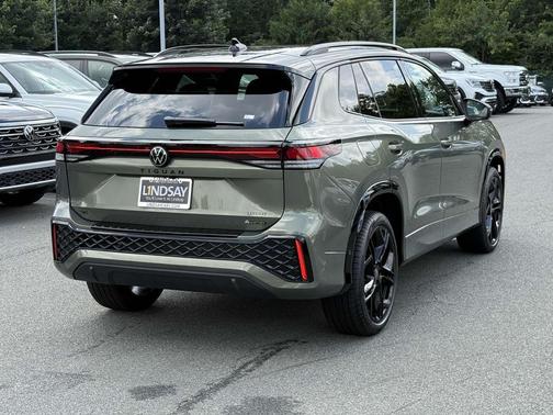 2025 Volkswagen Tiguan 2.0T SE R-Line Black 4MOTION
