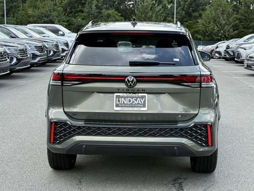 2025 Volkswagen Tiguan 2.0T SE R-Line Black 4MOTION