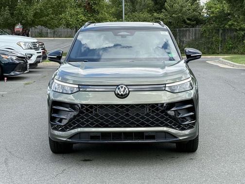 2025 Volkswagen Tiguan 2.0T SE R-Line Black 4MOTION