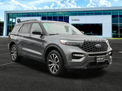 2022 Ford Explorer ST-Line