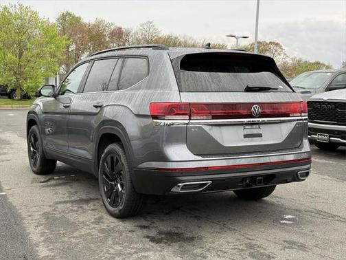 2025 Volkswagen Atlas 2.0T SE w/Technology 4MOTION