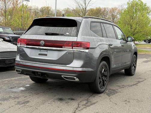 2025 Volkswagen Atlas 2.0T SE w/Technology 4MOTION