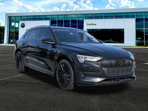 2019 Audi e-tron Premium Plus