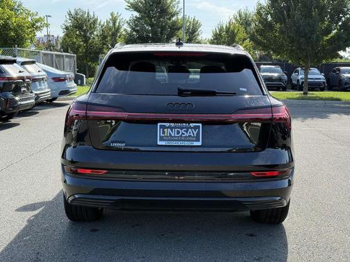 2019 Audi e-tron Premium Plus