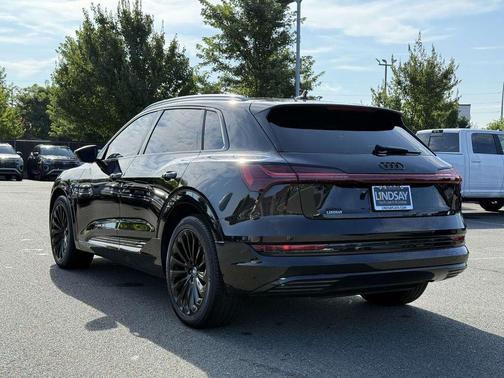 2019 Audi e-tron Premium Plus