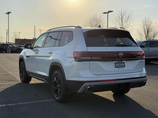 2025 Volkswagen Atlas 2.0T Peak Edition