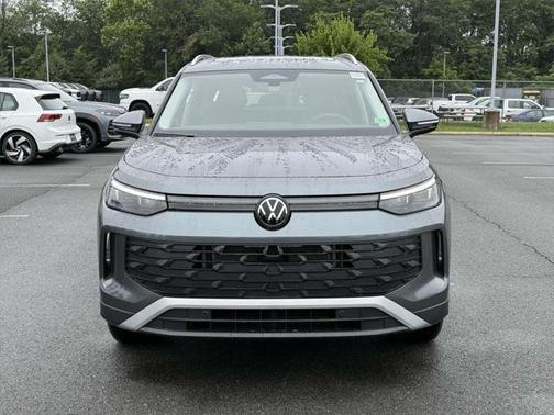 2025 Volkswagen Tiguan 2.0T SE 4MOTION