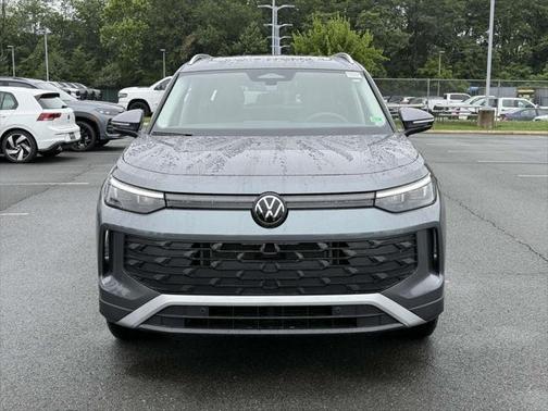 2025 Volkswagen Tiguan 2.0T SE 4MOTION
