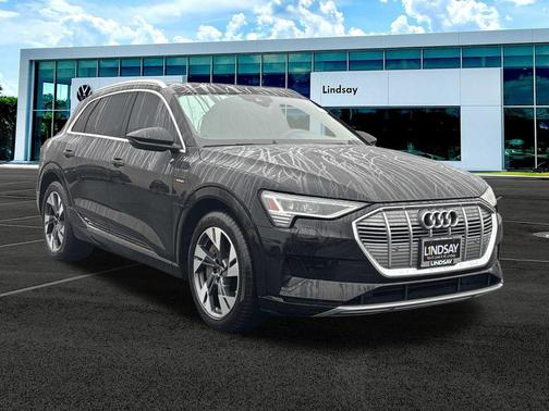 Brilliant Black 2022 Audi e-tron Premium