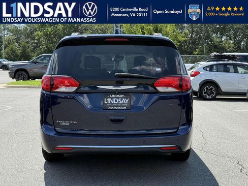 2017 Chrysler Pacifica Touring-L
