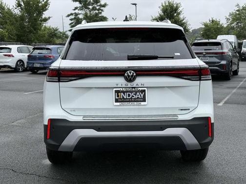 2025 Volkswagen Tiguan 2.0T SE 4MOTION