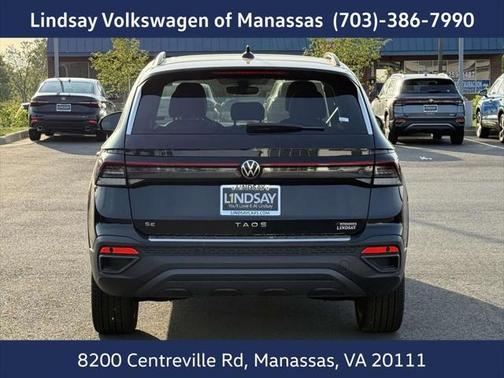 2025 Volkswagen Taos 1.5T SE Black