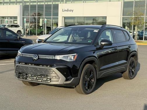 2025 Volkswagen Taos 1.5T SE Black