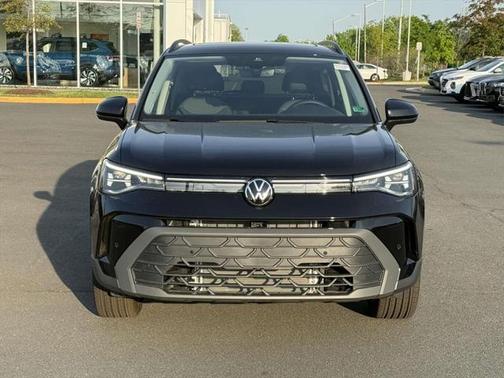 2025 Volkswagen Taos 1.5T SE Black