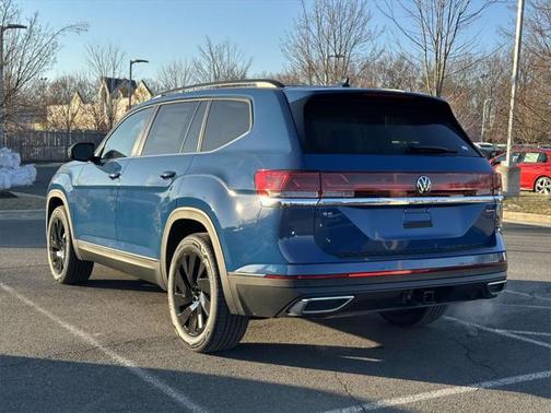 2025 Volkswagen Atlas 2.0T SE w/Technology 4MOTION