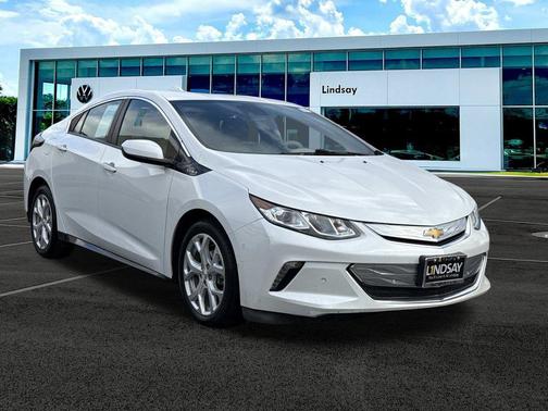 Iridescent Pearl Tricoat 2016 Chevrolet Volt Premier