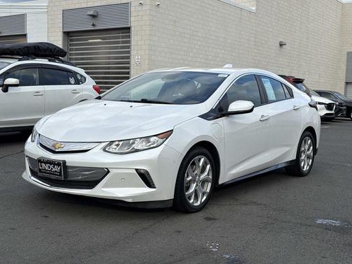 Iridescent Pearl Tricoat 2016 Chevrolet Volt Premier