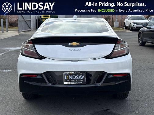Iridescent Pearl Tricoat 2016 Chevrolet Volt Premier