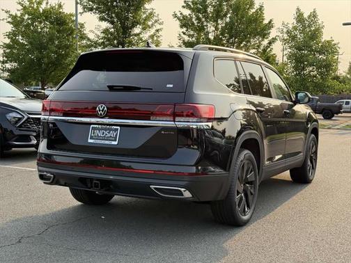 2025 Volkswagen Atlas 2.0T SE w/Technology 4MOTION
