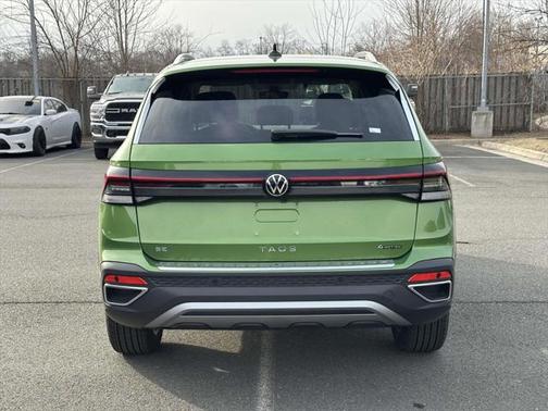 2025 Volkswagen Taos 1.5T SE