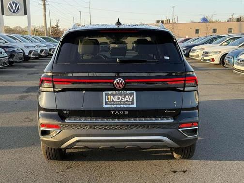 2025 Volkswagen Taos 1.5T SE