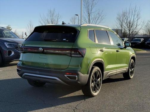 2025 Volkswagen Taos 1.5T SE